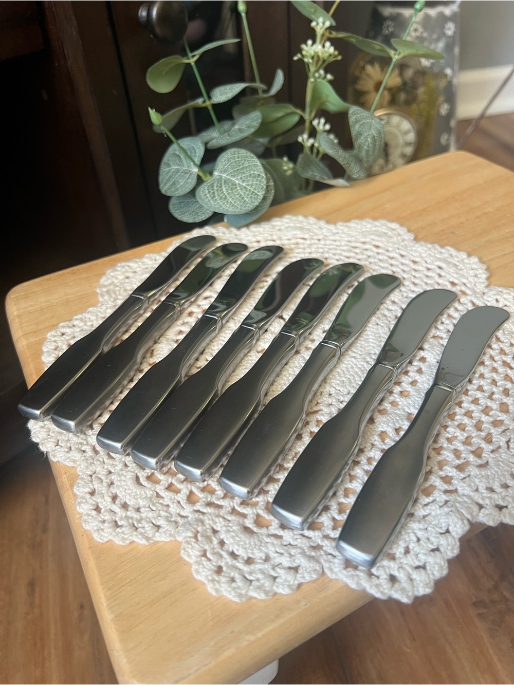 Oneida Stainless Steel Paul Revere Colonial Style Butter Spreaders Set of 8